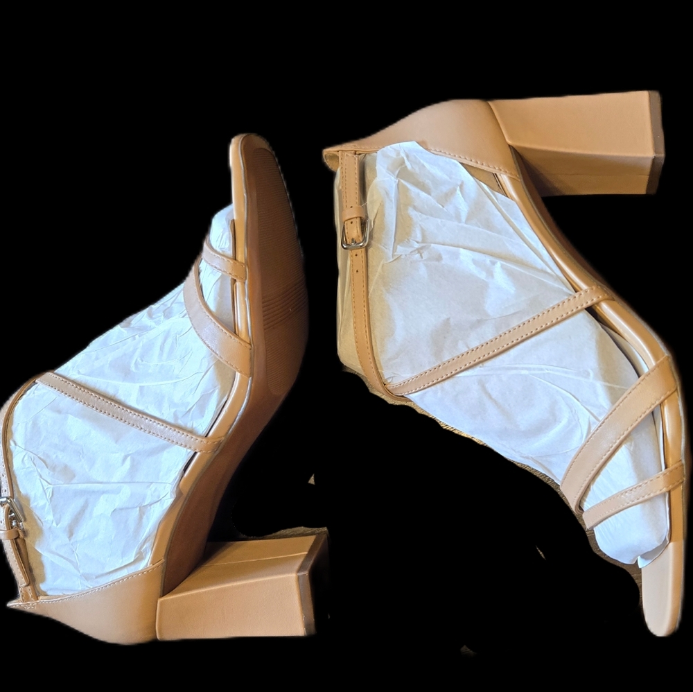 Naturalizer Women's Tiff Sandal 11